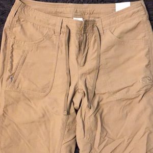Women’s north face convertible khakisize 6 regular